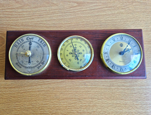 Wooden wall weather station - wooden,